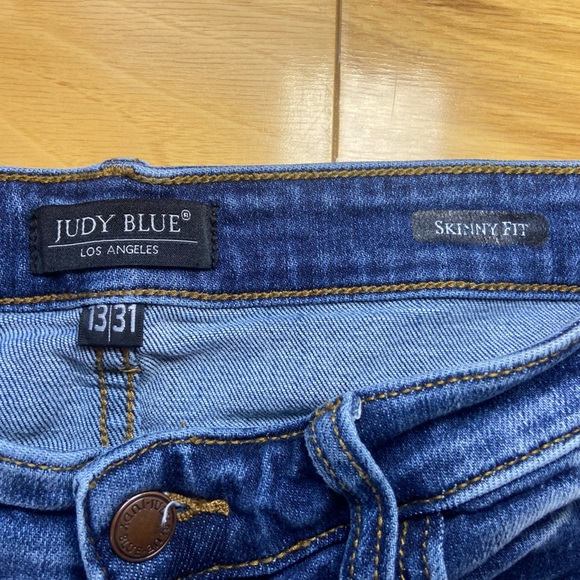 Judy Blue Mid Rise Skinny Fit Medium Wash Jeans Size 13/31 Stretch Denim - Picture 8 of 9